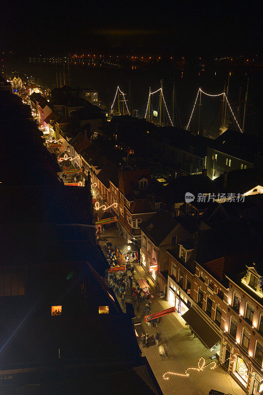 荷兰Overijssel Kampen购物街的夜景